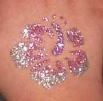alergická reakce na neatestované tetování, 365servis používá atestované lepidlo na kůži